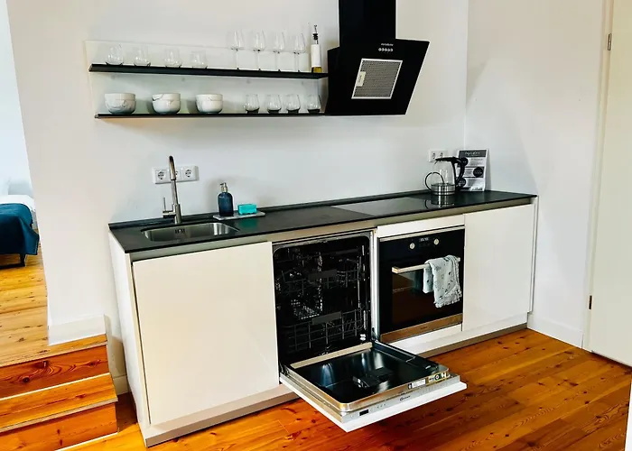 Stilvolle Studiowohnung Mit Balkon