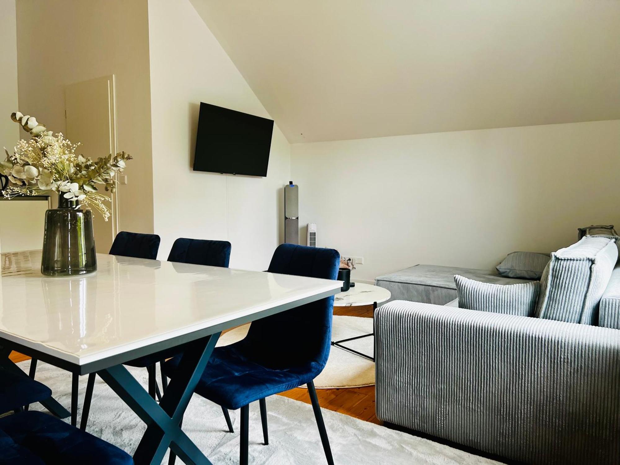 Apartment Stilvolle Studiowohnung Mit Balkon *