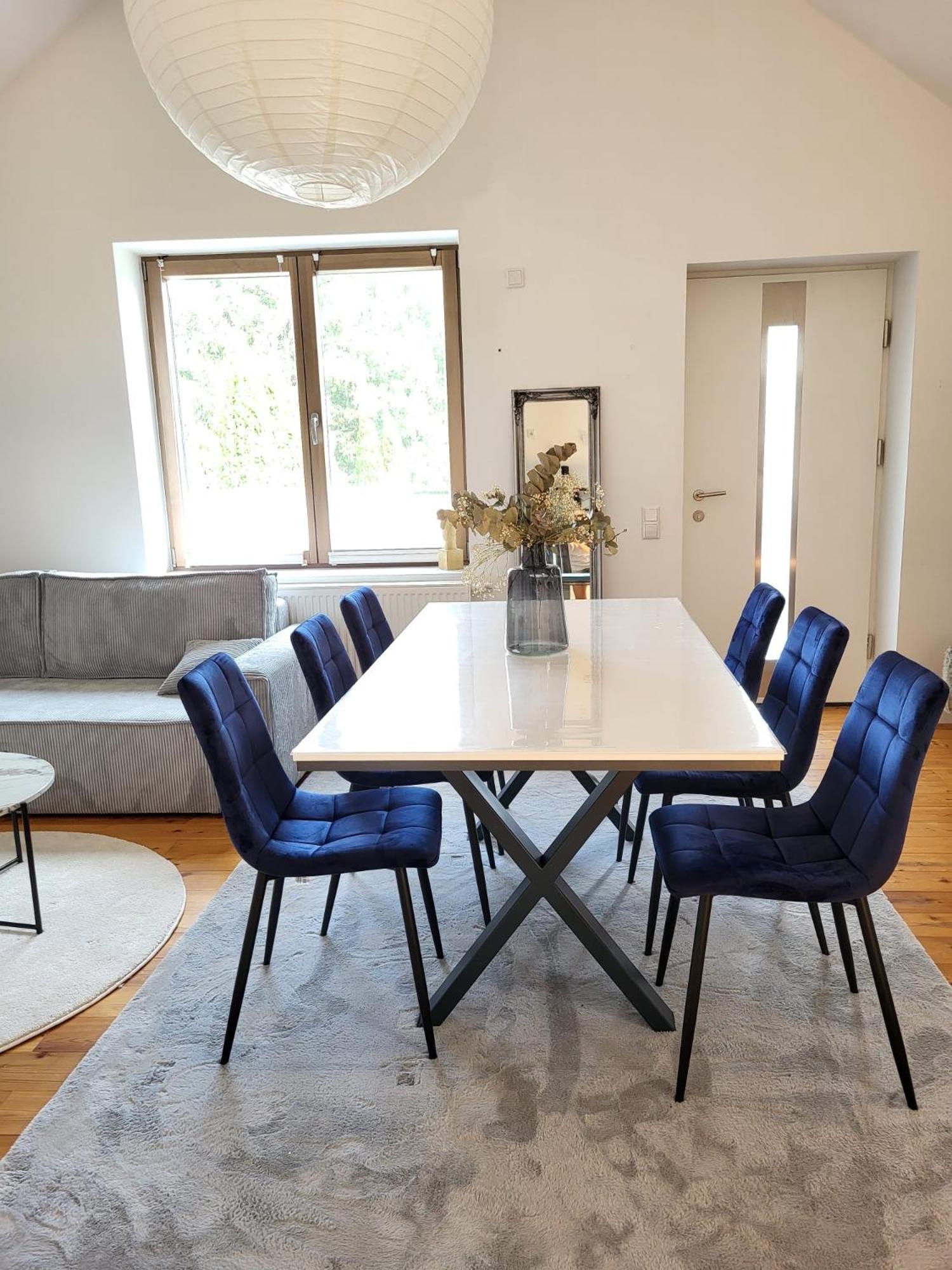 Stilvolle Studiowohnung Mit Balkon *